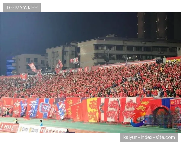 重庆铜梁龙防守组织严密 升班马战术纪律成取胜关键